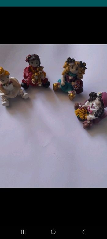 Lot de 4 bibelots fillettes