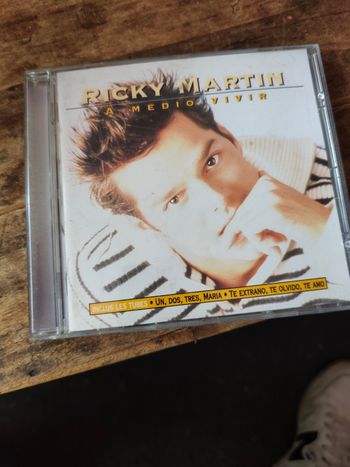 CD Ricky Martin. A Medio Vivir