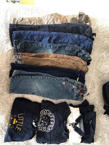 Lot 14 vêtements garçon 2 ans