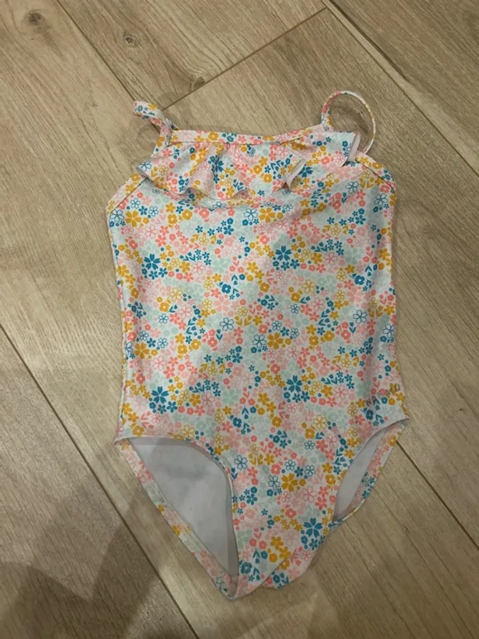Maillot de bain une pièce petite fille