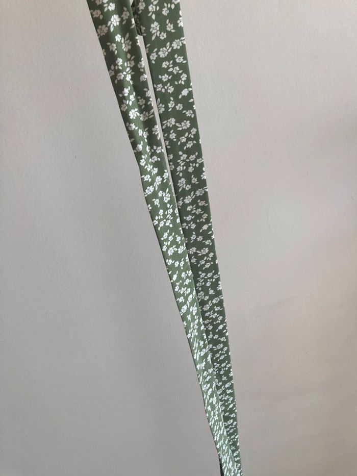Robe verte avec ceinture - photo numéro 4