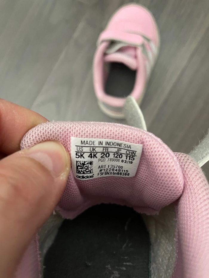 Baskets Adidas bébé pointure 20 - photo numéro 6