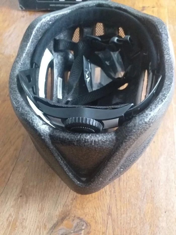 Casque de vélo Ventura neuf - photo numéro 2