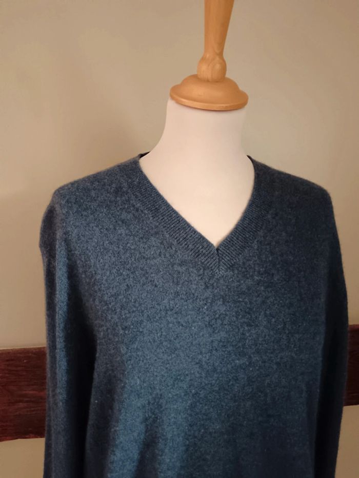 Pull bleu col V 100% cachemire Monoprix - photo numéro 4