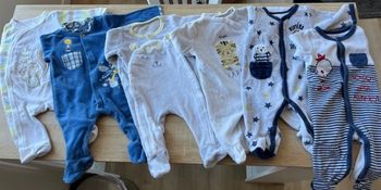 Lot de vêtements bébé