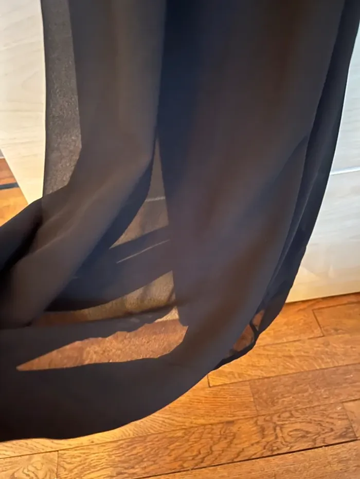 Jolie robe noir camaïeu - photo numéro 3