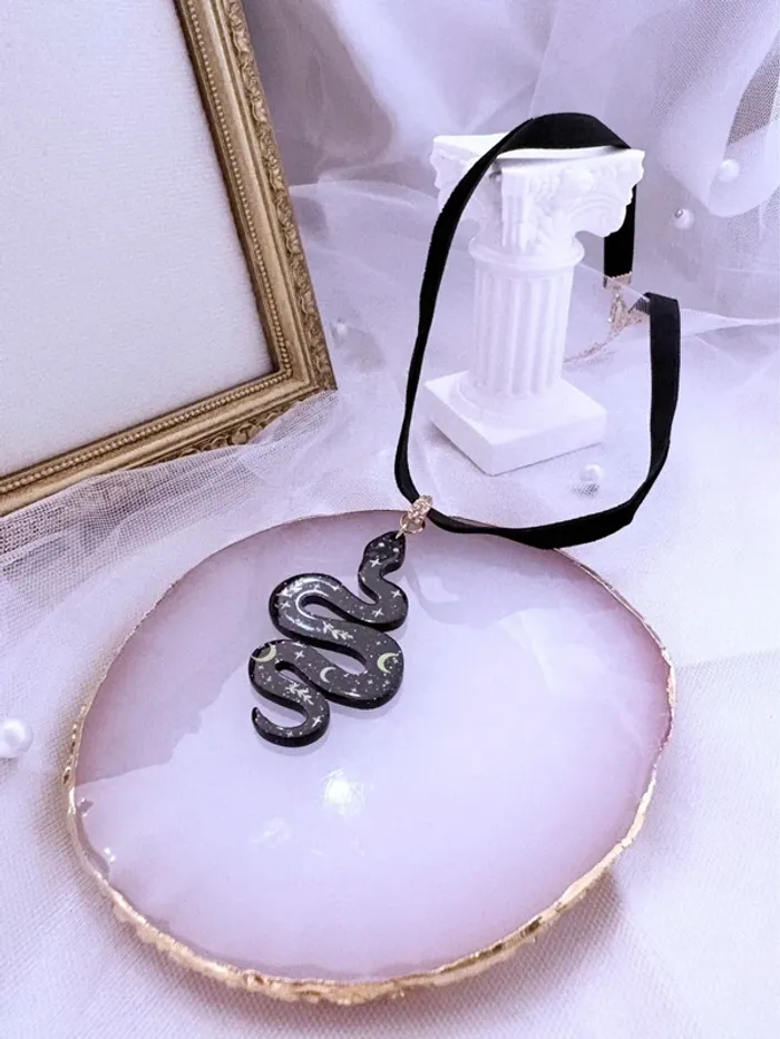 Collier ras de cou avec bijoux serpent Witch - photo numéro 3