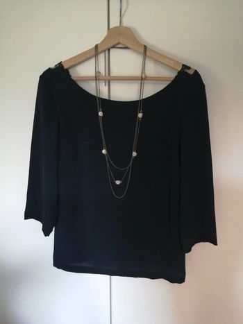 Blouse col v dentelle