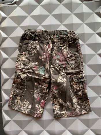 Bermuda motif tropical