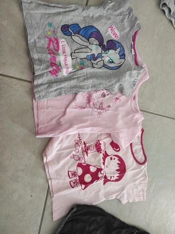 Lot de trois tee shirts manches courtes 4 ans