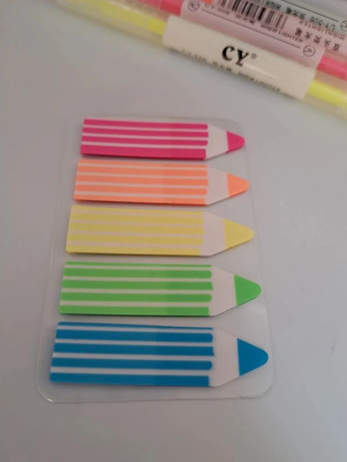 Lot de papeterie "Fluo" - photo numéro 4