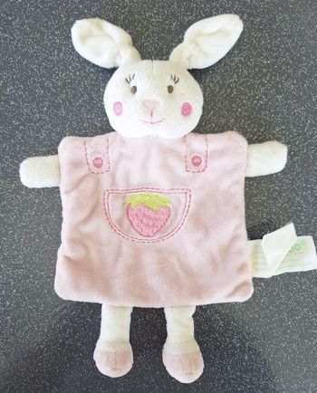 DOUDOU CARRE PLAT LAPIN ROSE / FRAISE - KIMBALOO