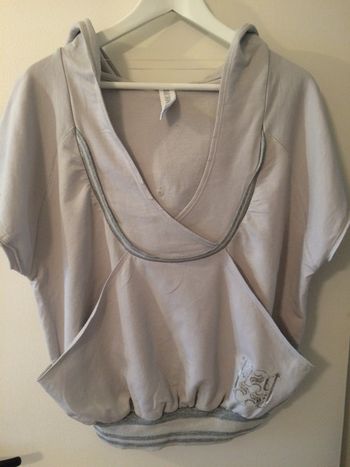 Haut / Sweat Kiss Me Pssy neuf taille S