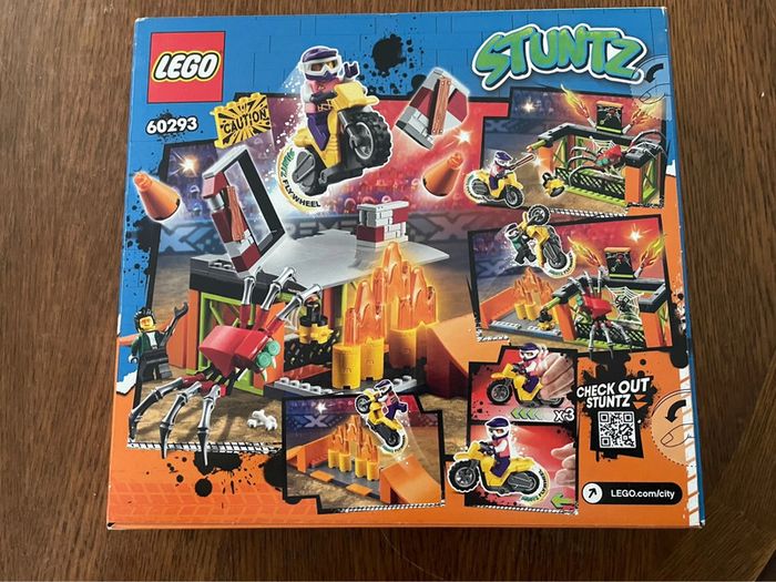 Boîte lego City 60293 Neuve - photo numéro 2