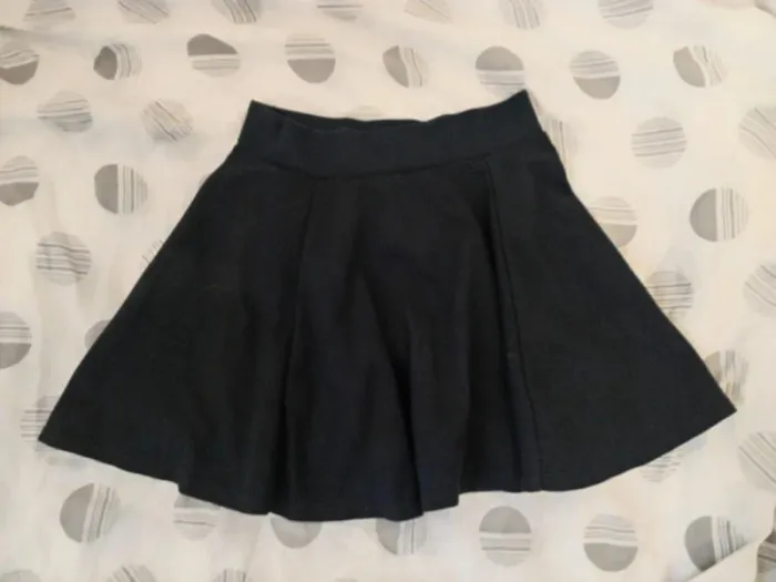 Jupe noire taille XS – Style et confort - photo numéro 3