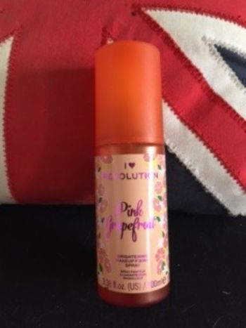 Brume fixatrice illuminatrice pamplemousse rose Make Up Revolution neuf
