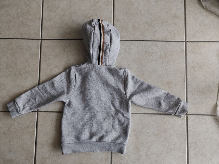 Veste à capuche BOSS enfant - Taille 3 ans (94 cm) - photo numéro 3