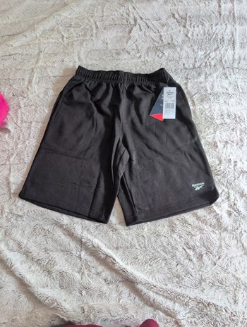 Short Reebok neuf . 14/16 ans
