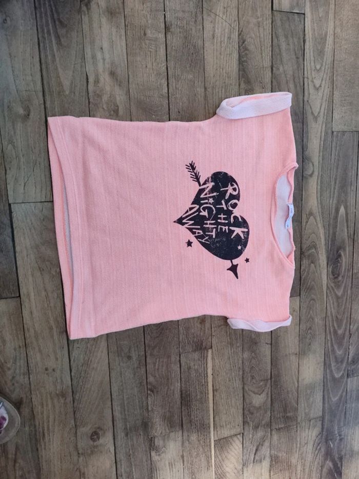 Tee-shirt/ pull - photo numéro 2