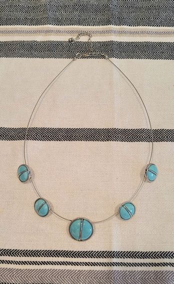 Collier Très bon état
