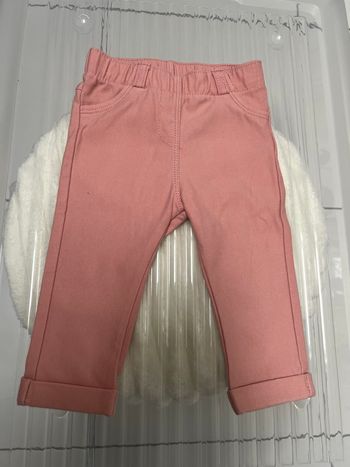 Pantalon legging rose.