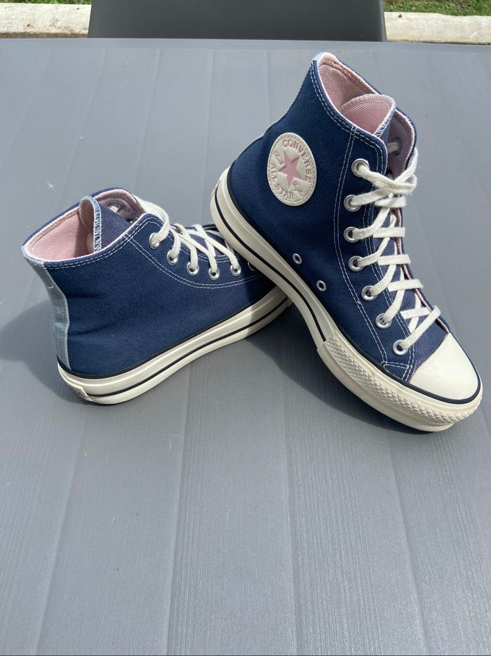 Converse Chuck Taylor All Star Lift Plateform Ashion bleu marine et blanc de taille 37,5 - photo numéro 4