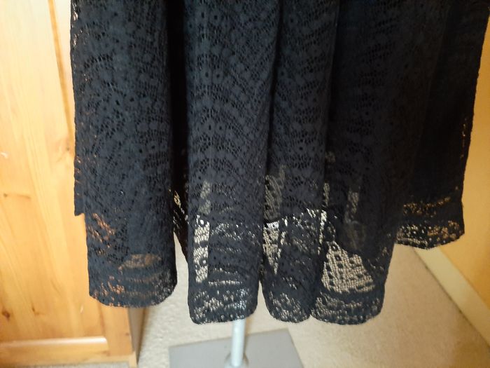 ROBE COURTE H&M - Taille 38 - photo numéro 2