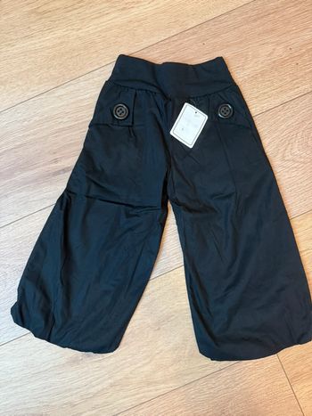 Pantalon large noir en 4ans NEUF