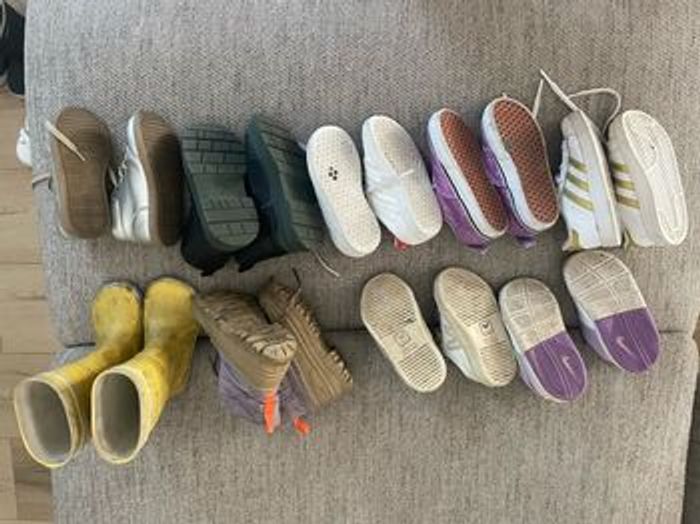 Lot paires de chaussures p. 24 filles - photo numéro 2