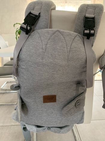 Porte bébé physiologique neuf marque Beaba