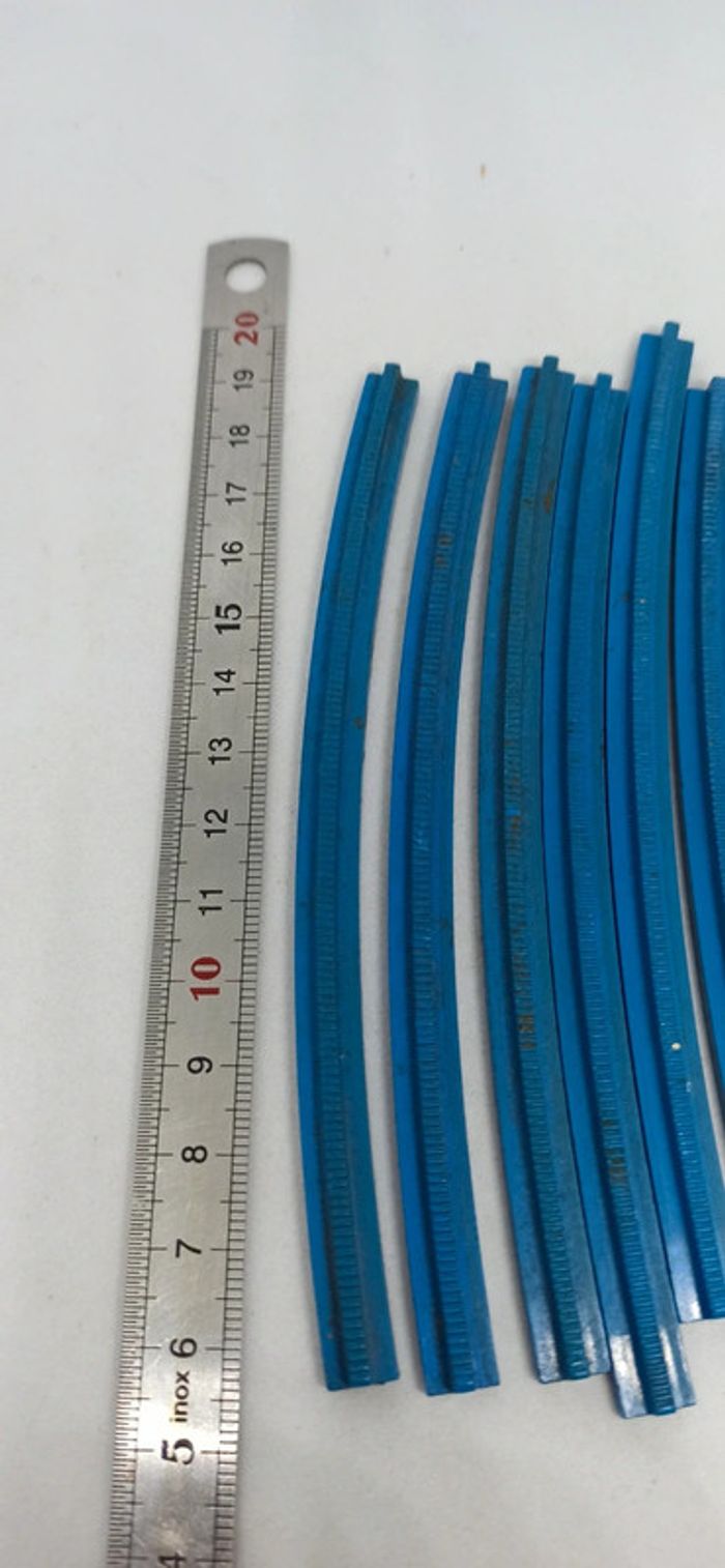 Rails bleus en courbe lego - photo numéro 2