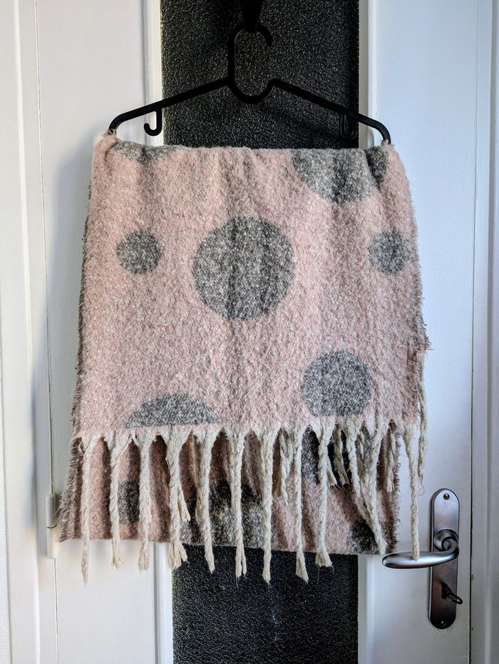 Écharpe réversible à pois gris et rose