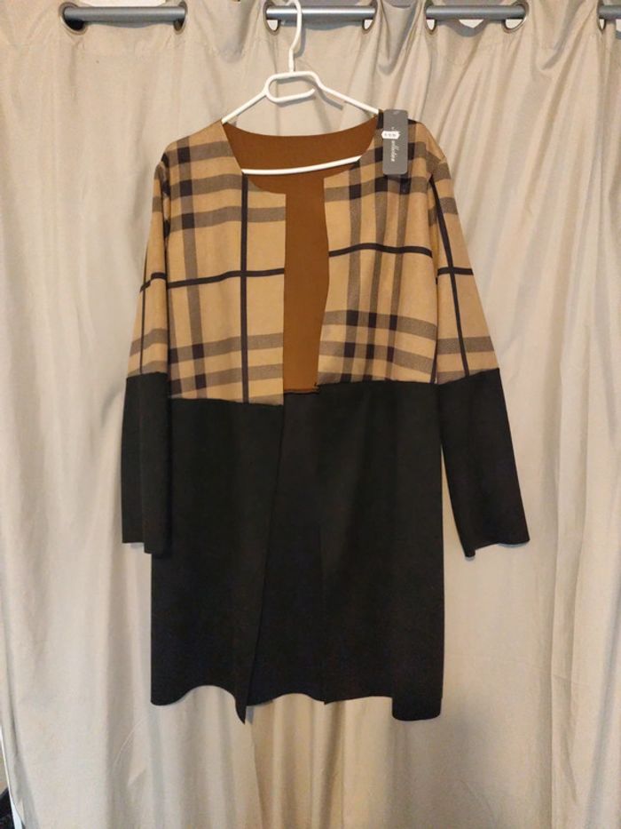 Veste effet daim camel et noire a carreaux