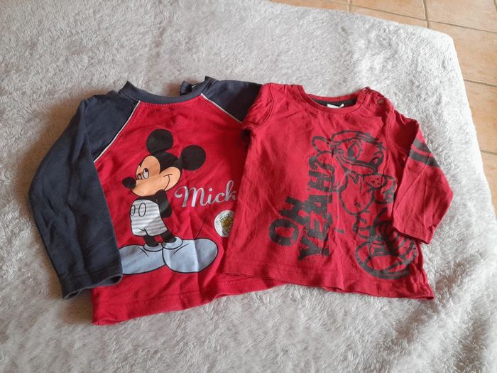Lot 2 T-shirts Disney