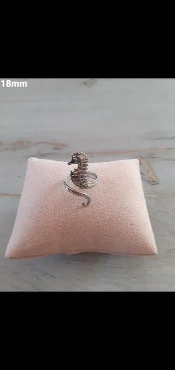 Bague hippocampe argentée