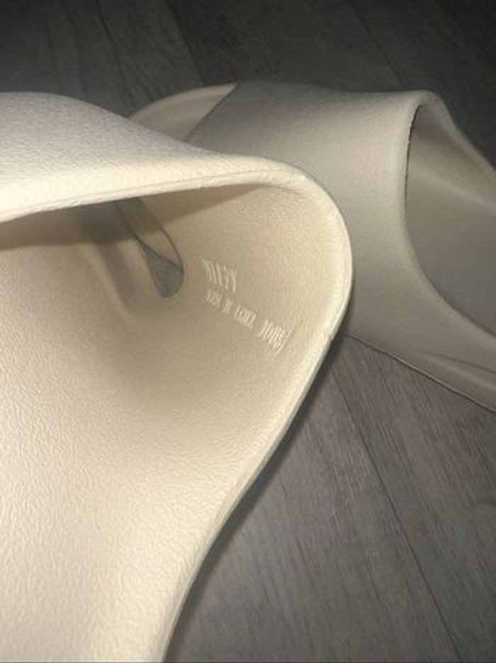 Yeezy slide - photo numéro 4