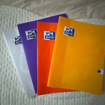 Lot de fournitures scolaires