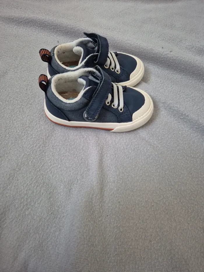 Baskets vertbaudet taille 23 - photo numéro 2