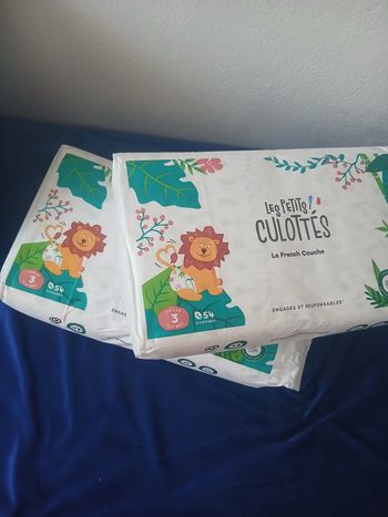 Deux paquets de couches taille 3