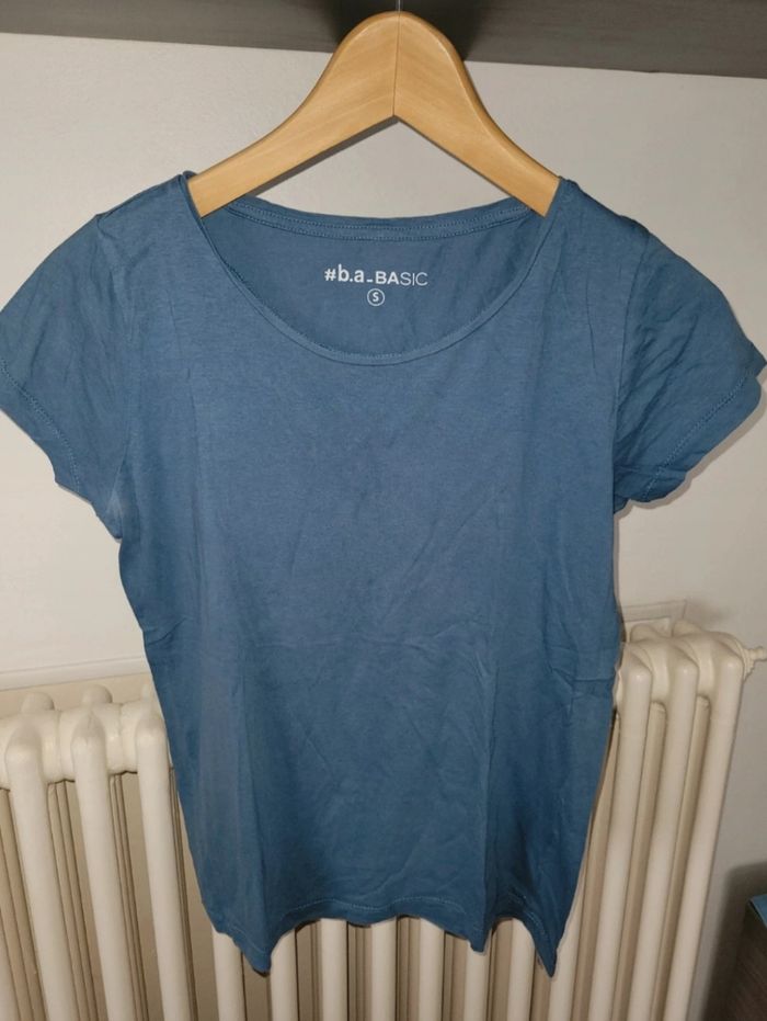 Tee-shirt uni bleu taille S