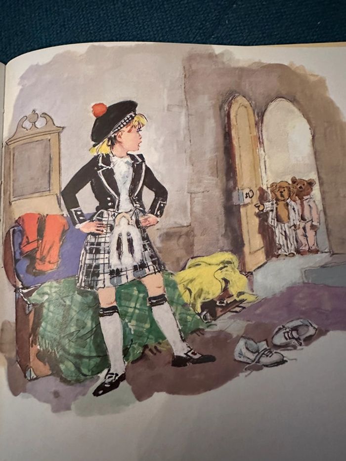 Livre ouvrage Caroline et le fantôme du Loch Ness bd album Pierre Probst Hachete - photo numéro 4