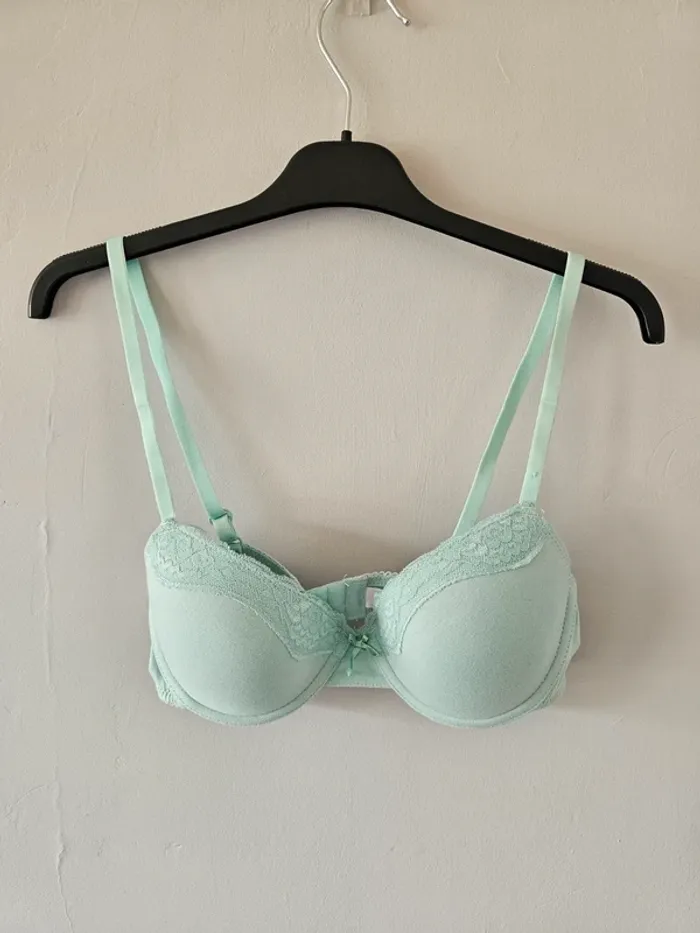 Soutien-gorge - photo numéro 2