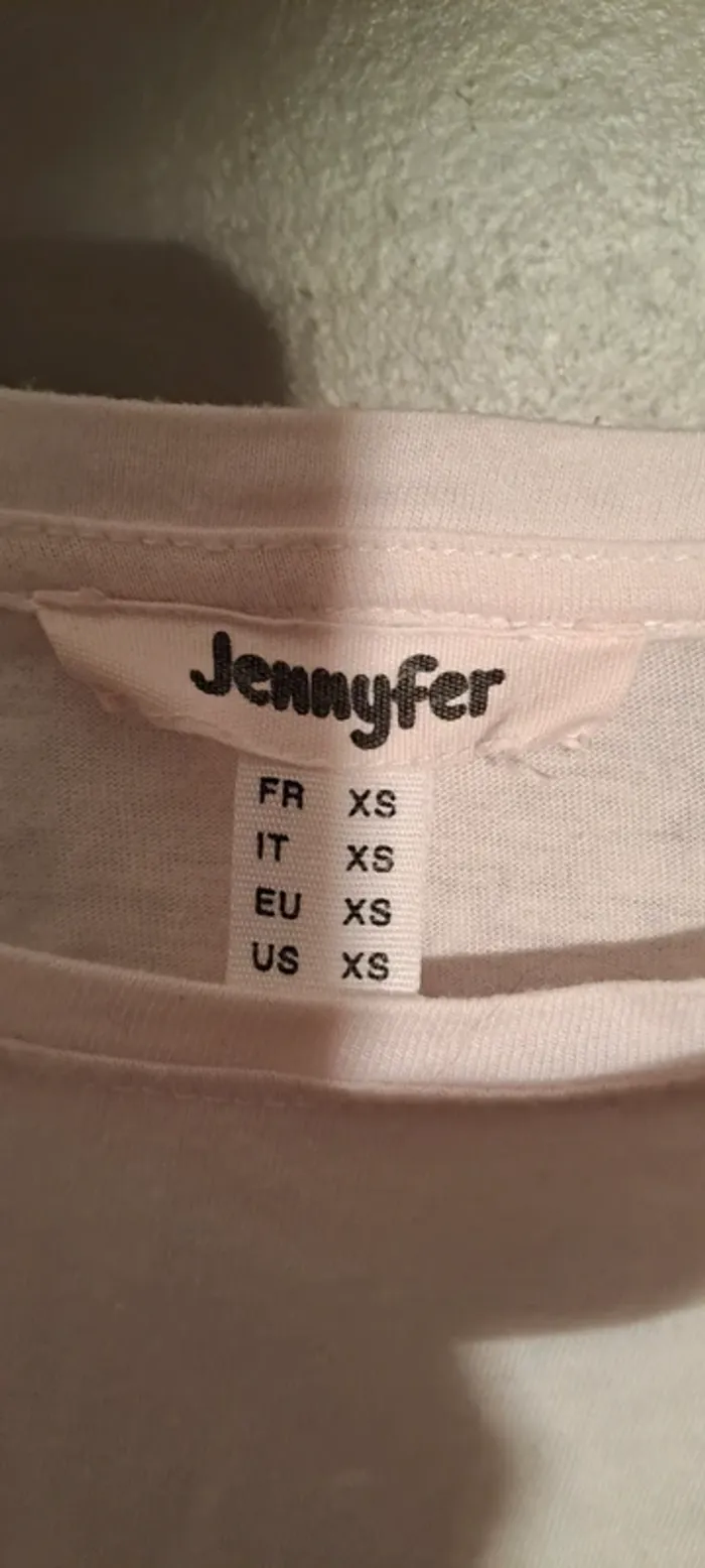 T Shirt femme avec motifs - Marque Jennyfer - Taille 34 - Bon état. - photo numéro 3
