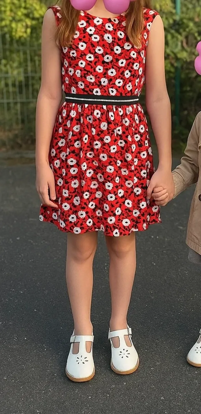 Robe Orchestra rouge fille 10-12ans exellent état