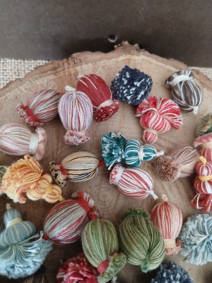Lot de 42 glands pompons multicolore - photo numéro 4
