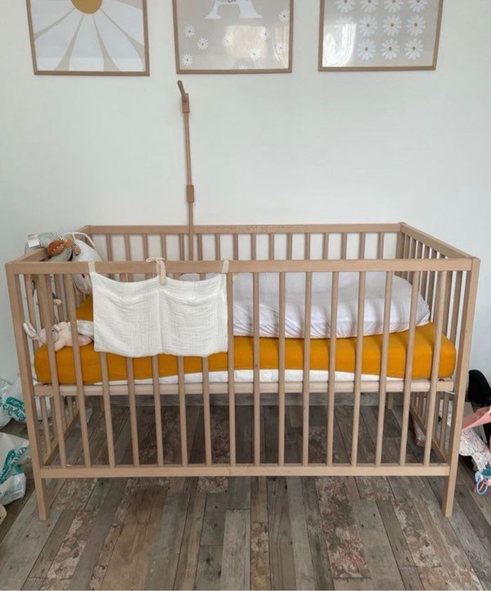 Lit bébé IKEA + matelas IKEA