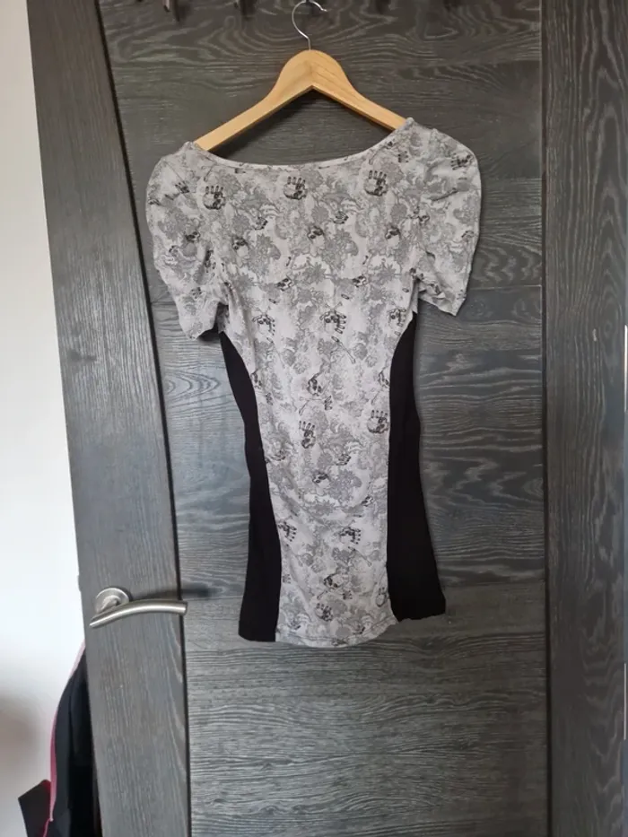 T-shirt long taille S - photo numéro 2