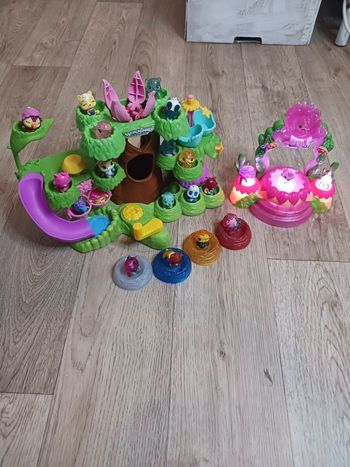 Hatchimals, arbre et socle lumineux