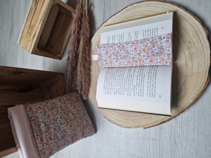 Pochette Livre de Poche + marque pages - photo numéro 2