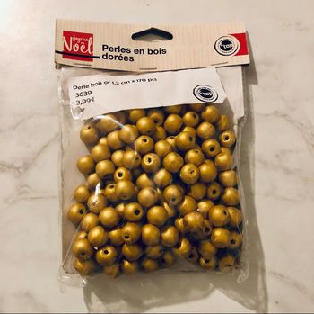 Perle en bois dorées